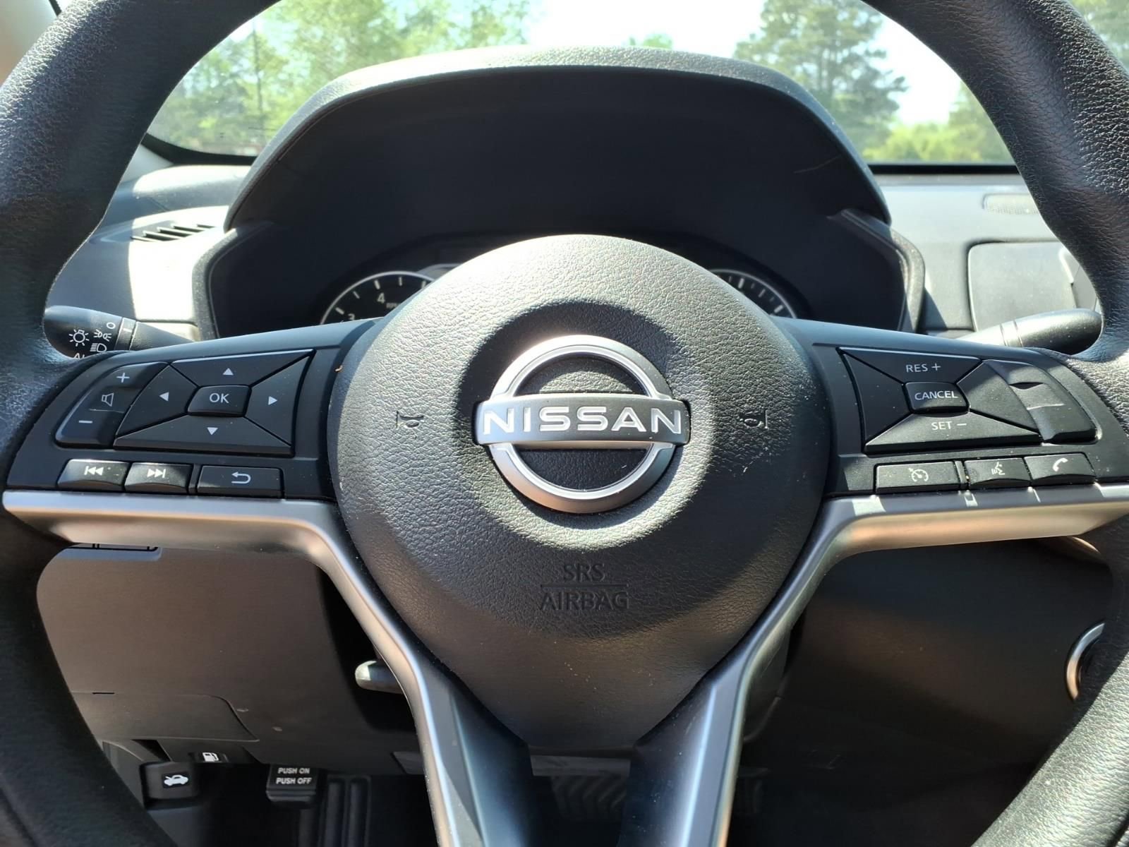 Used 2024 Nissan Altima 2.5 SV FWD image 24