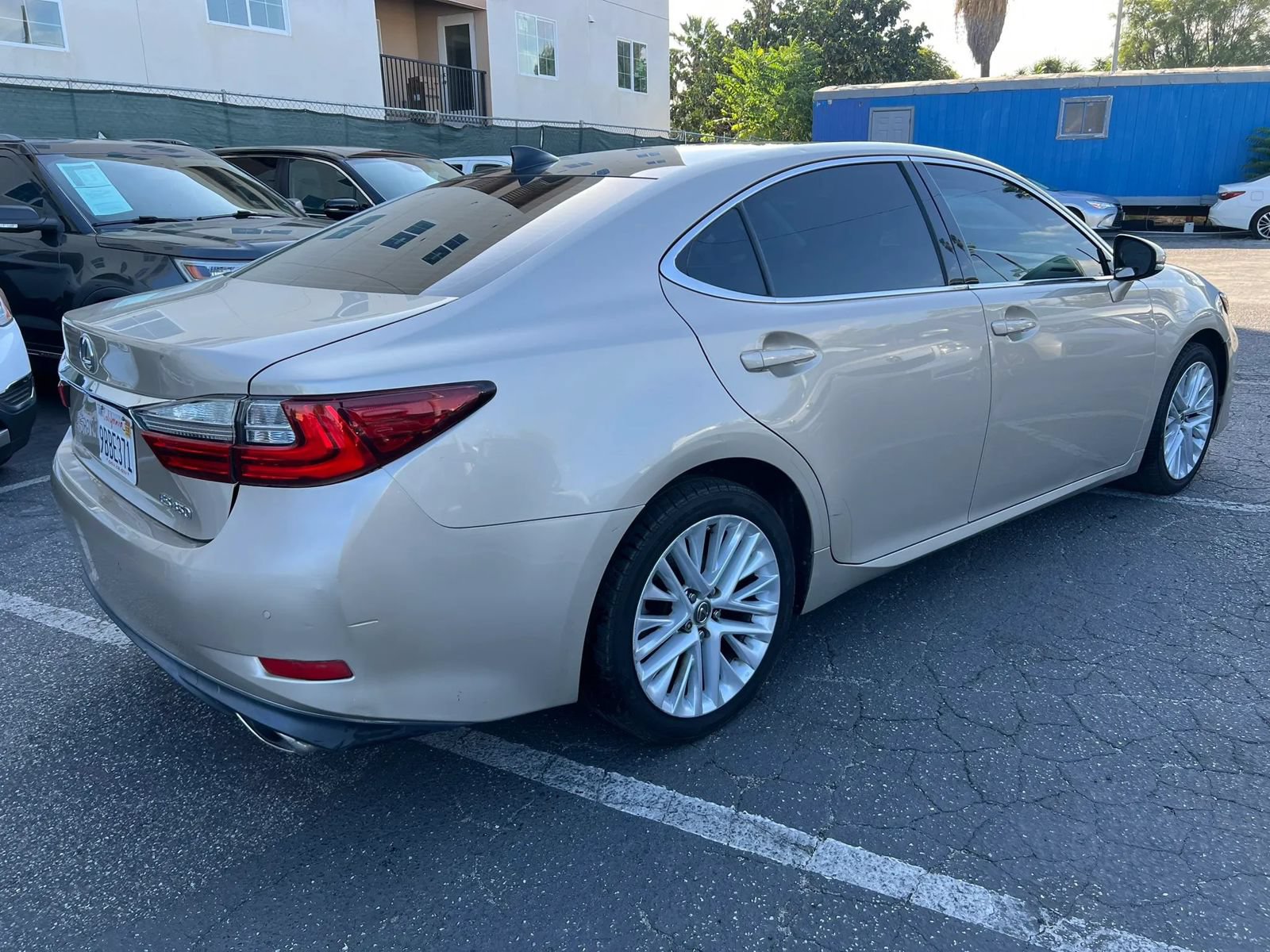 Used 2017 Lexus ES 350 w/ Luxury Package FWD image 5