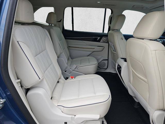 Certified 2025 Buick Enclave Avenir w/ Super Cruise Package AWD/4WD image 28