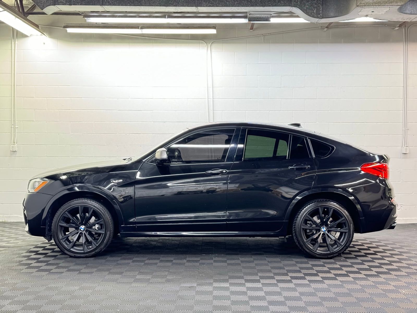 Used 2017 BMW X4 M40i image 3