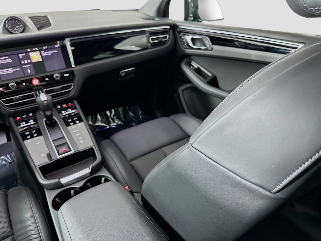 New 2026 Porsche Macan AWD/4WD image 26