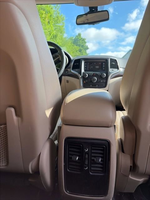 Used 2015 Jeep Grand Cherokee Laredo w/ Quick Order Package 23E AWD/4WD image 25