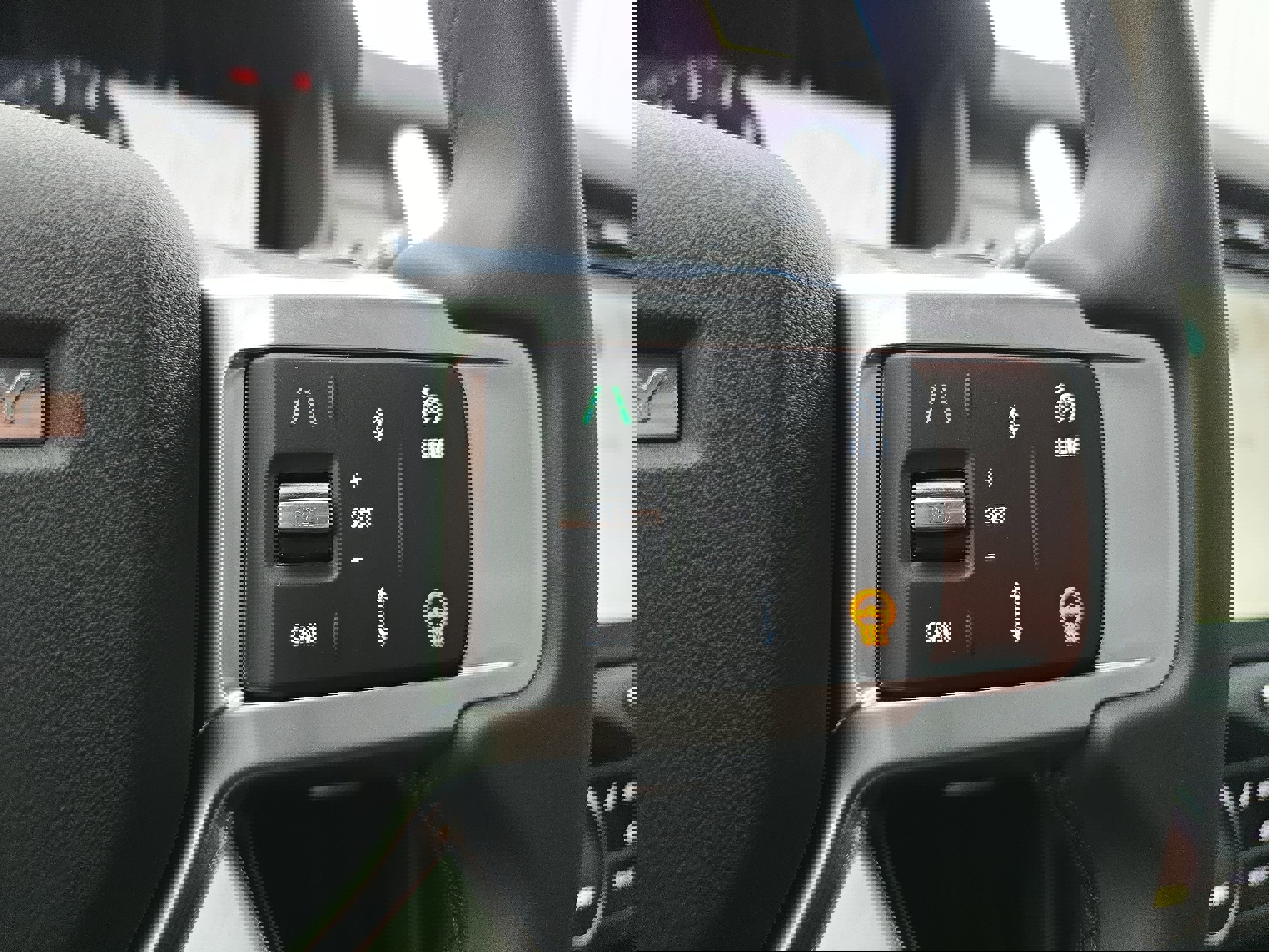 Certified 2025 Land Rover Discovery Dynamic SE image 19