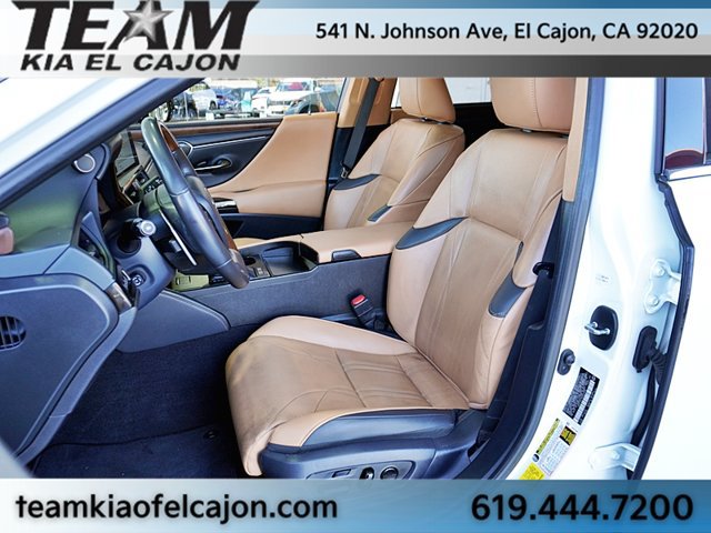 Used 2024 Lexus ES 300h Ultra Luxury w/ Accessory Package (Z2) FWD image 16