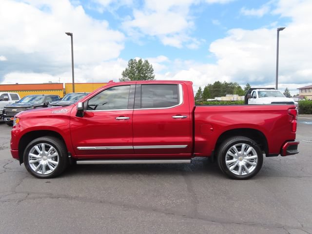 Used 2025 Chevrolet Silverado 1500 High Country AWD/4WD image 4