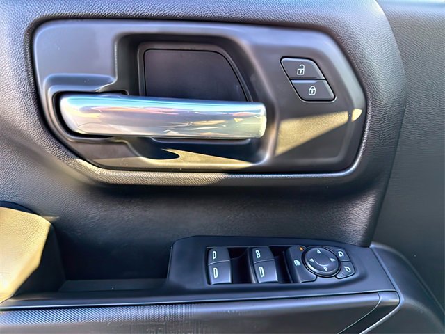 Used 2023 Chevrolet Silverado 1500 Custom image 18
