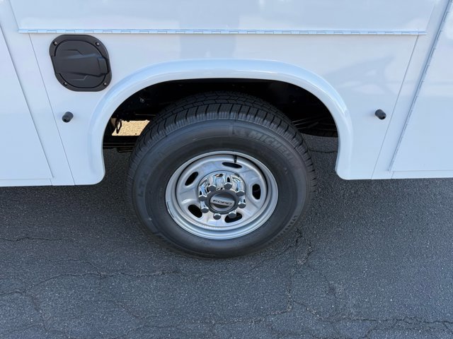 New 2026 Ford F250 XL w/ XL Chrome Package image 26