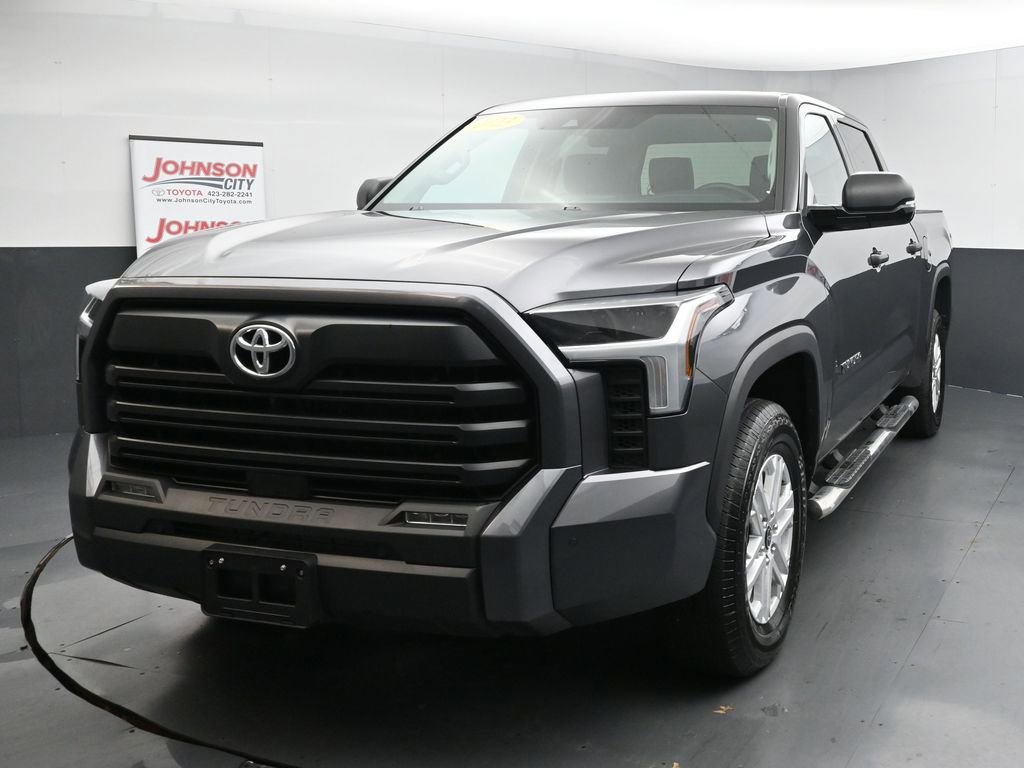 Used 2023 Toyota Tundra SR5 w/ SR5 Convenience Package AWD/4WD image 4