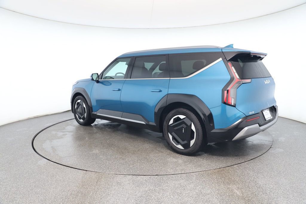 Used 2024 Kia EV9 Land image 3
