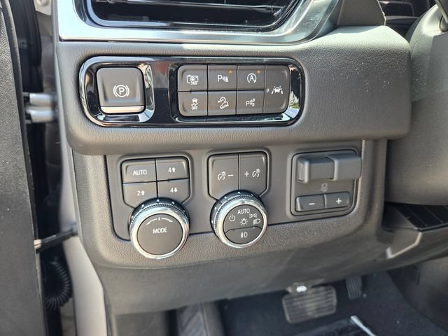 New 2026 GMC Yukon XL Elevation w/ Elevation Premium Package AWD/4WD image 24