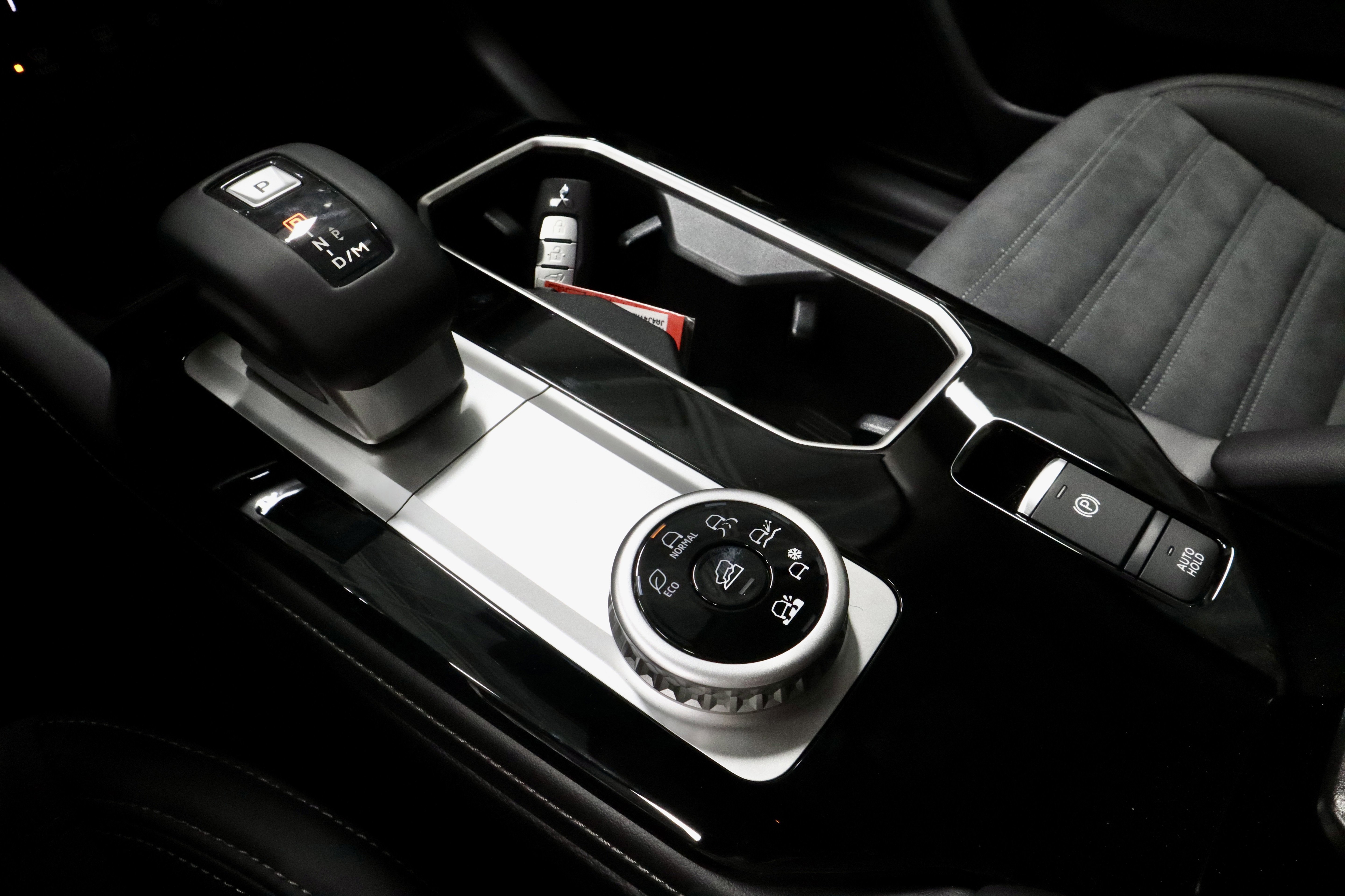 New 2026 Mitsubishi Outlander SE image 27