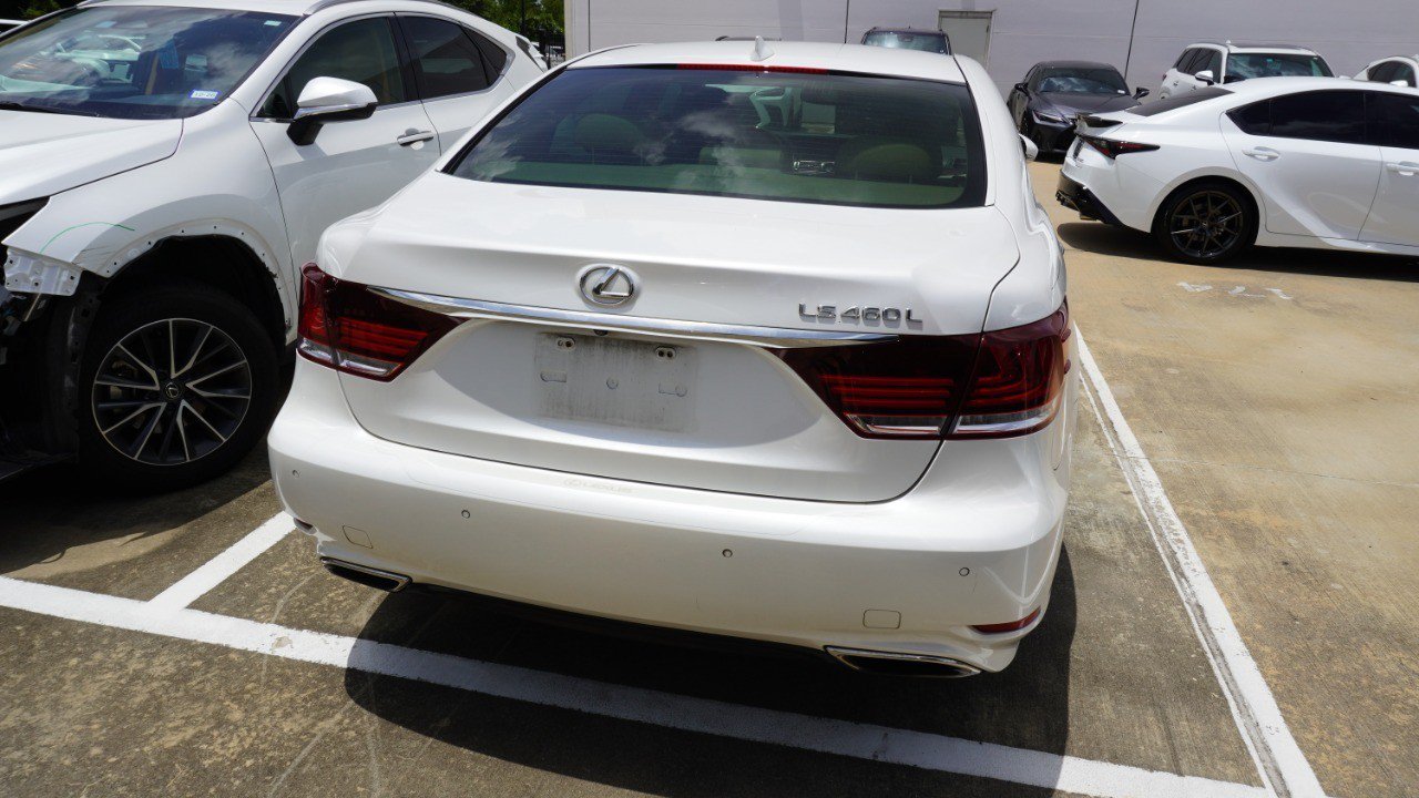 Used 2016 Lexus LS 460 L RWD image 7
