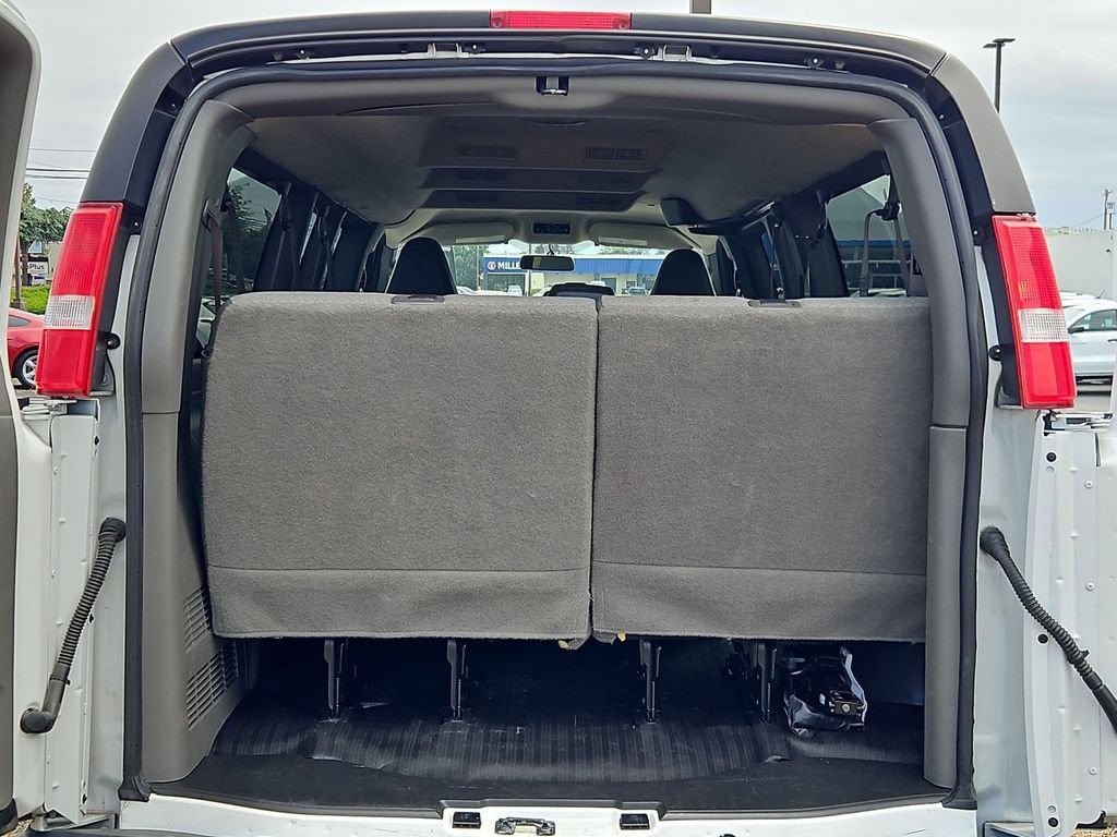 Used 2023 Chevrolet Express 3500 LS RWD image 23