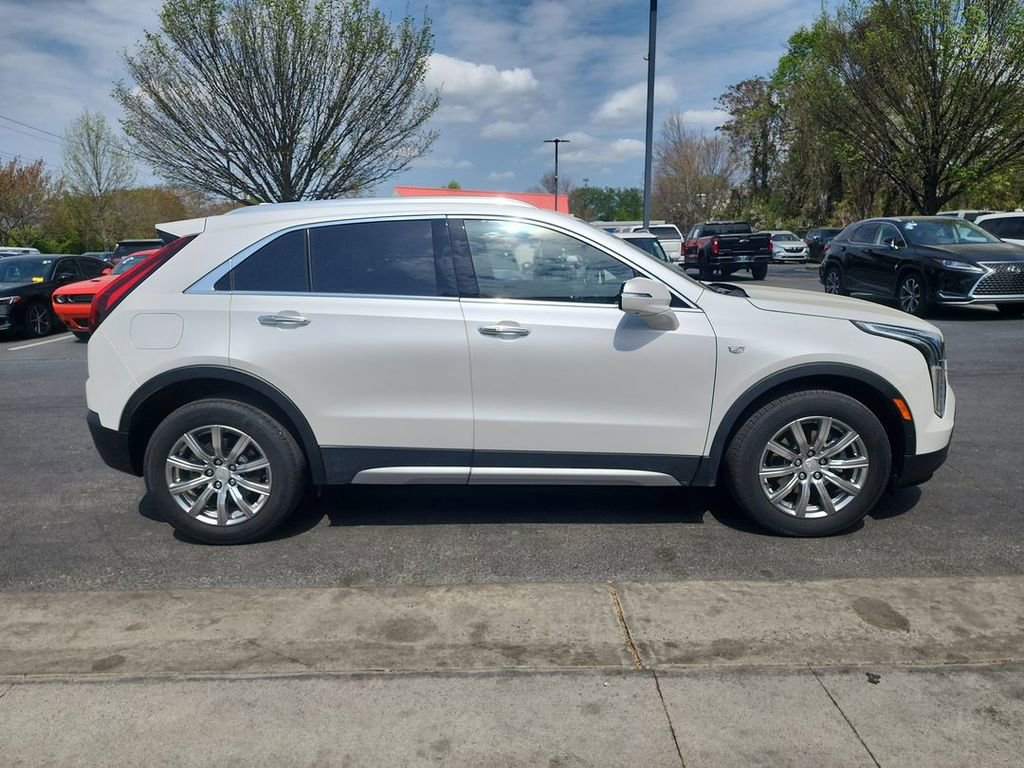 Certified 2022 Cadillac XT4 Premium Luxury w/ Enhanced Visibility Package image 9
