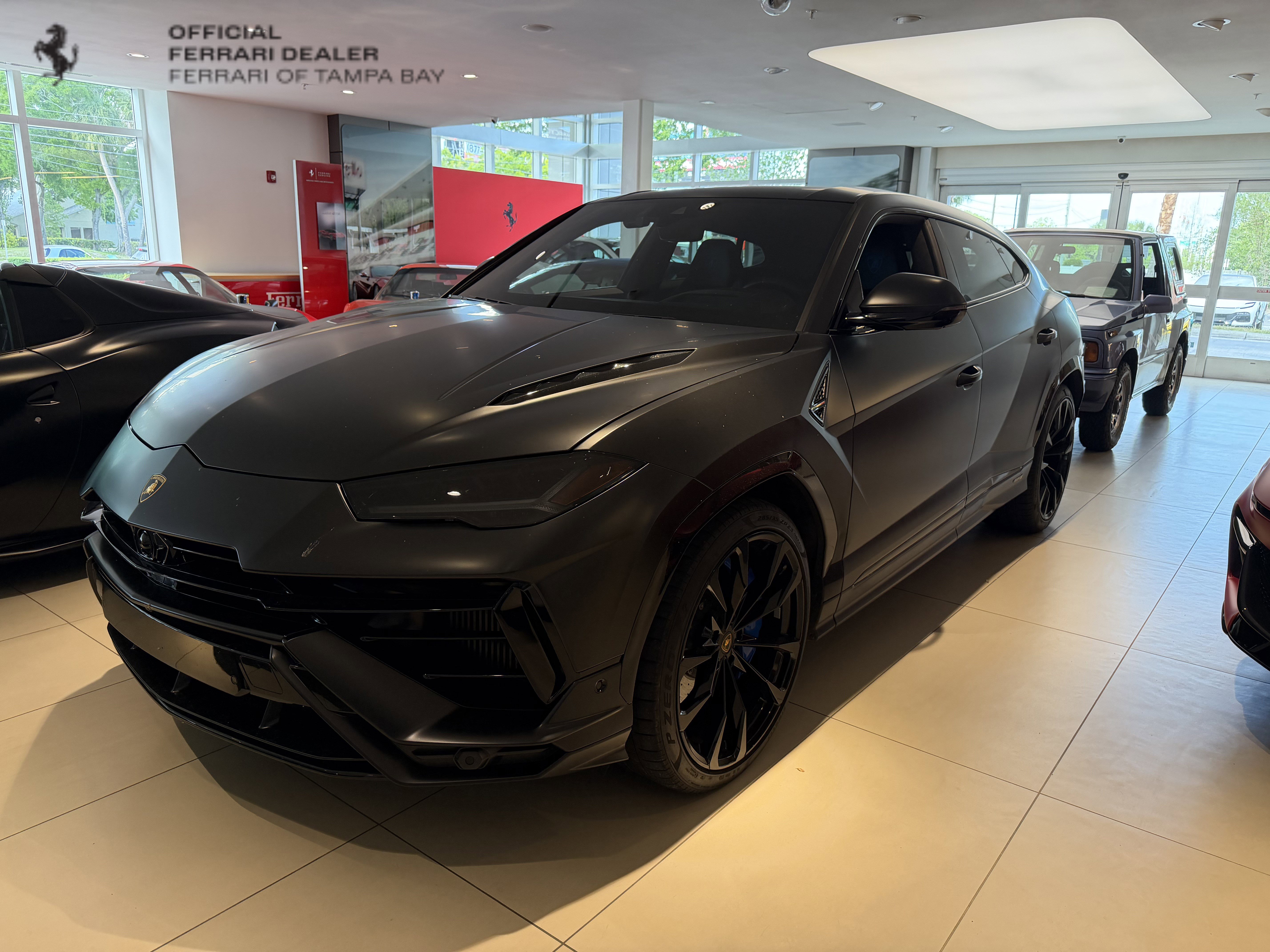 Used 2024 Lamborghini Urus S image 1