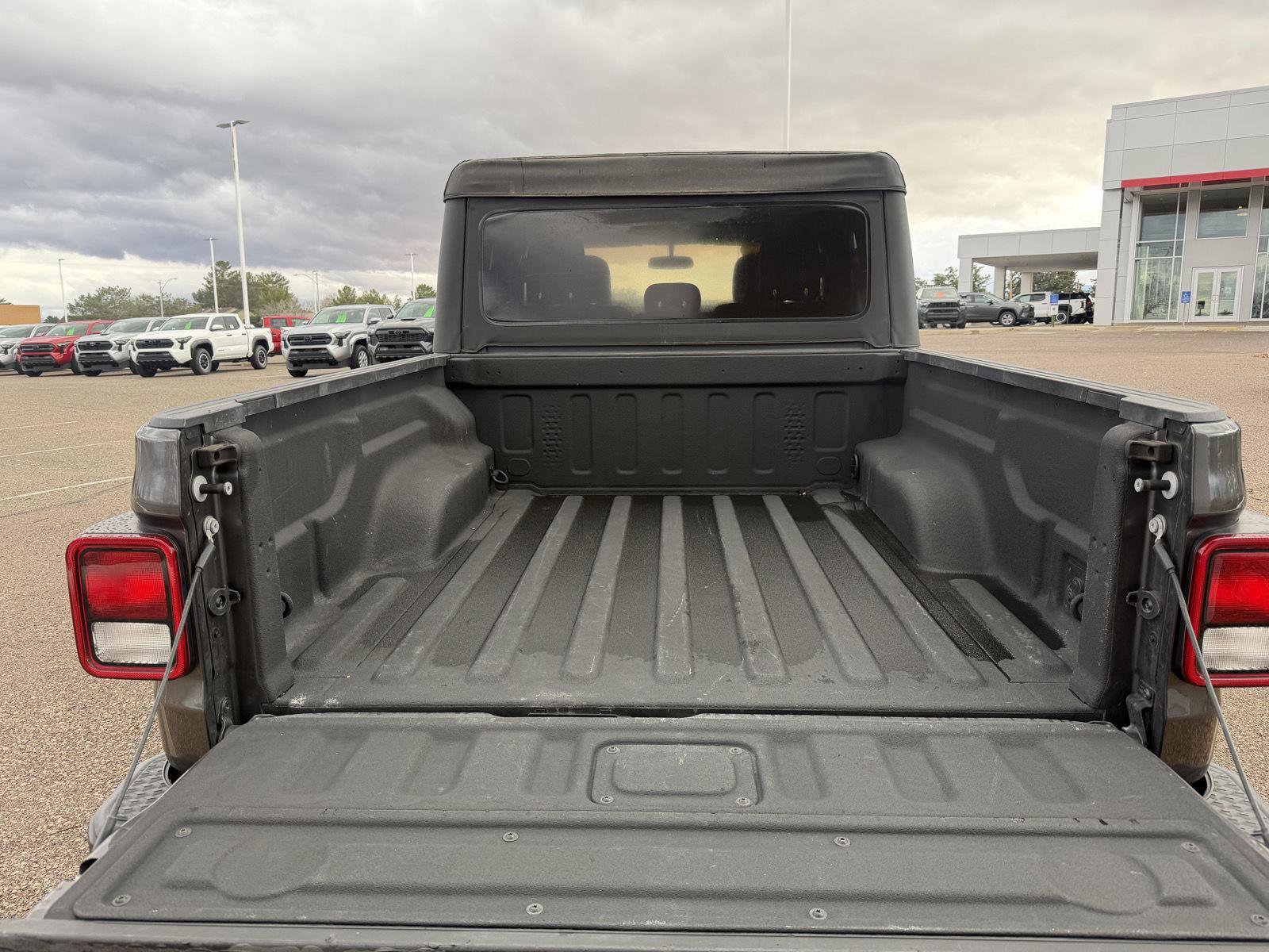 Used 2020 Jeep Gladiator Sport w/ Quick Order Package 24S image 5