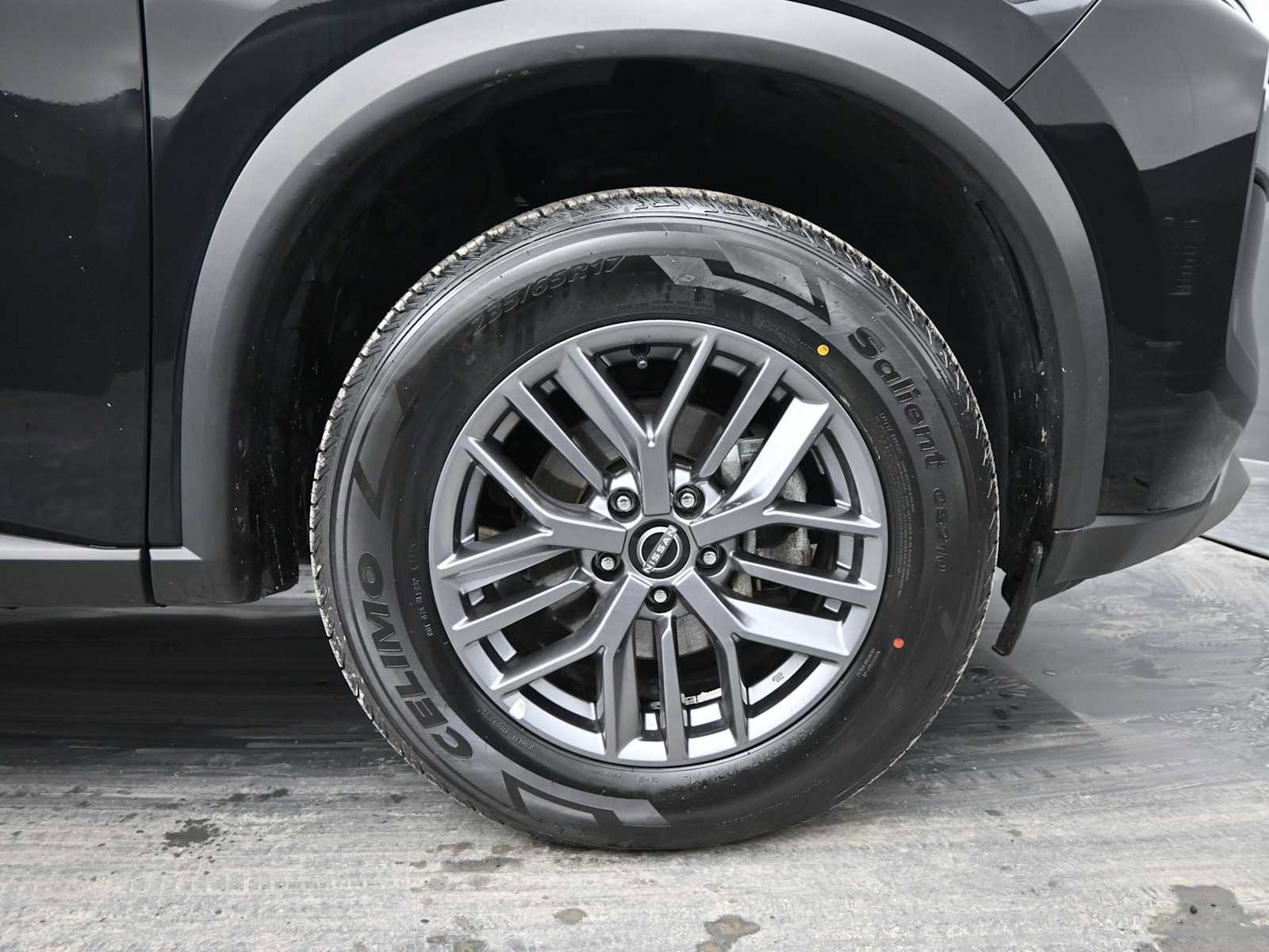 Used 2023 Nissan Rogue S image 10