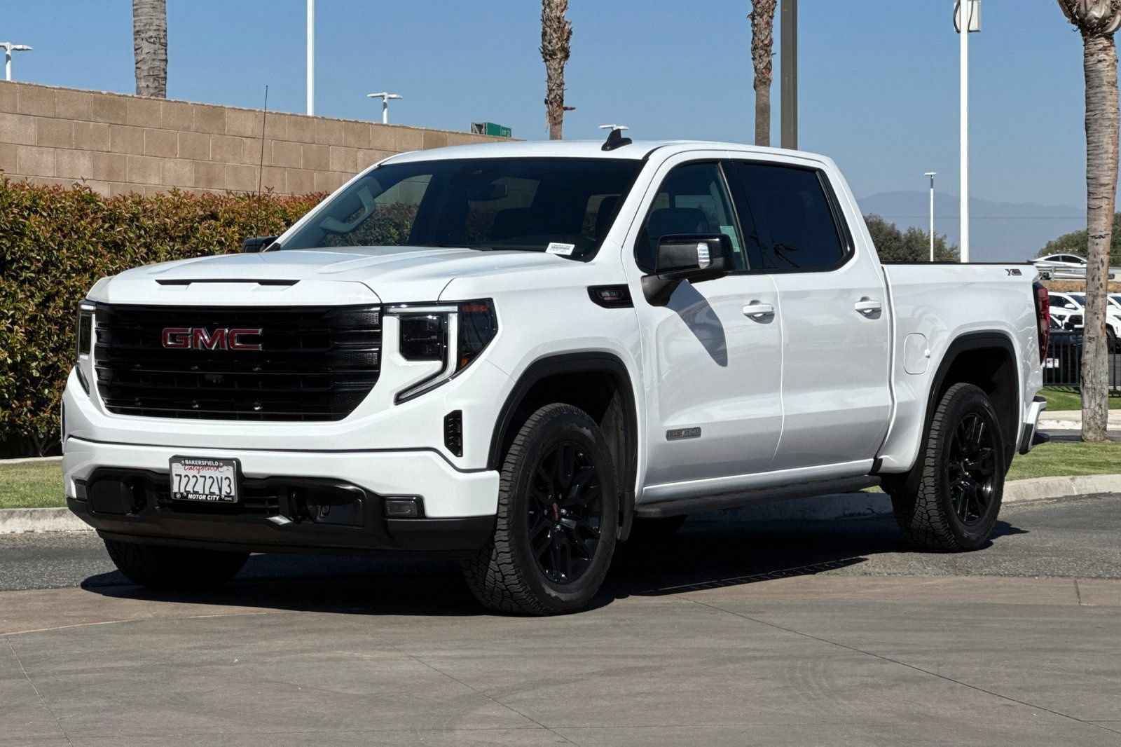 Certified 2023 GMC Sierra 1500 Elevation w/ Preferred Package AWD/4WD image 8