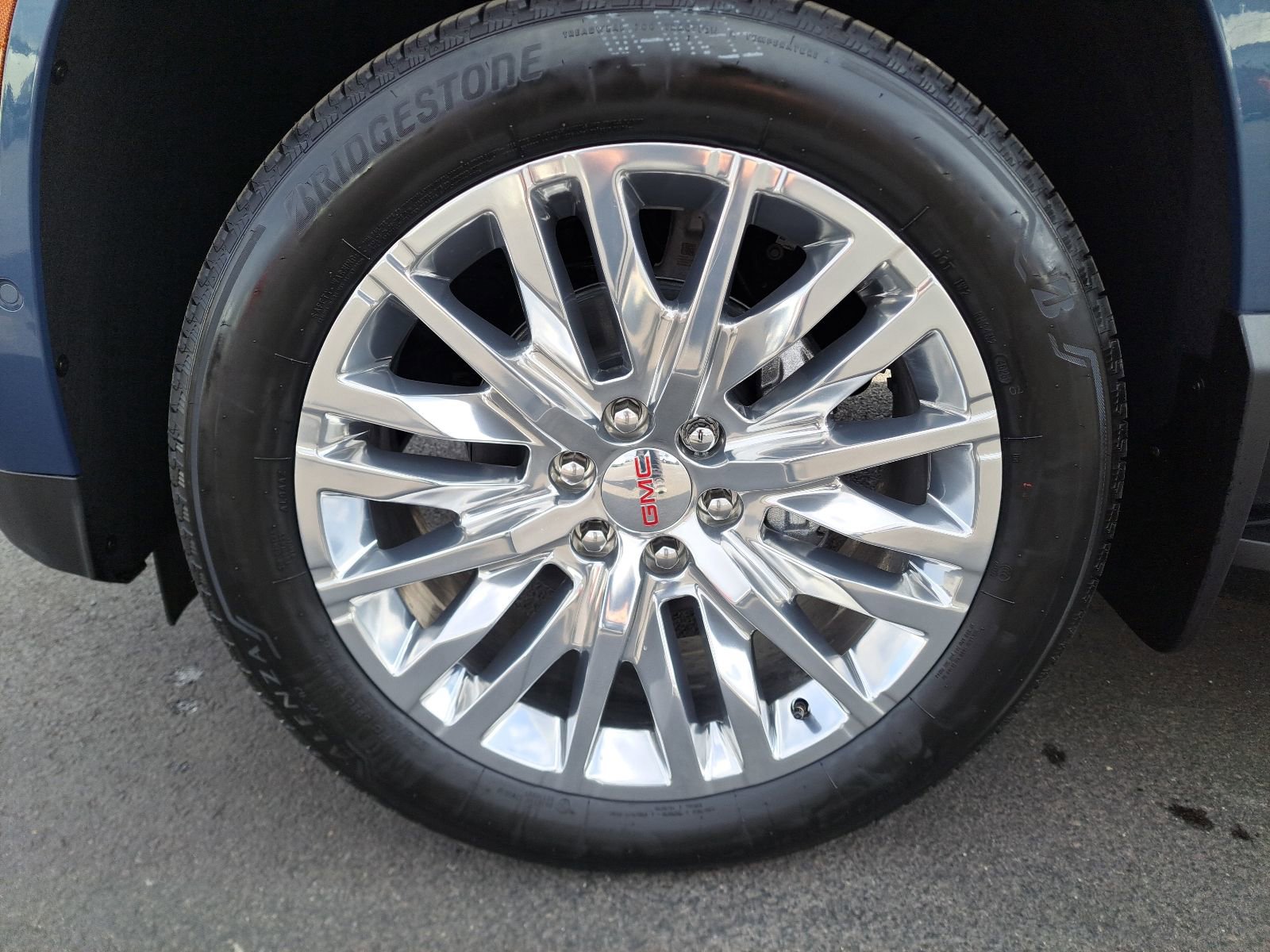 New 2026 GMC Yukon Denali image 8