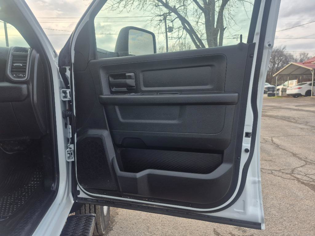 Used 2024 RAM 5500 Tradesman w/ Safety Group image 29