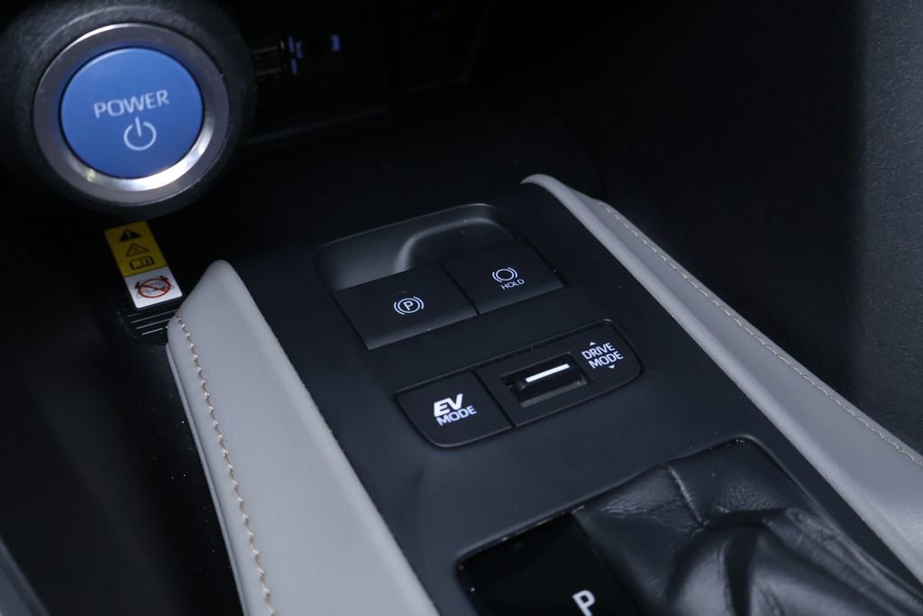 Used 2022 Toyota Venza LE AWD/4WD image 31