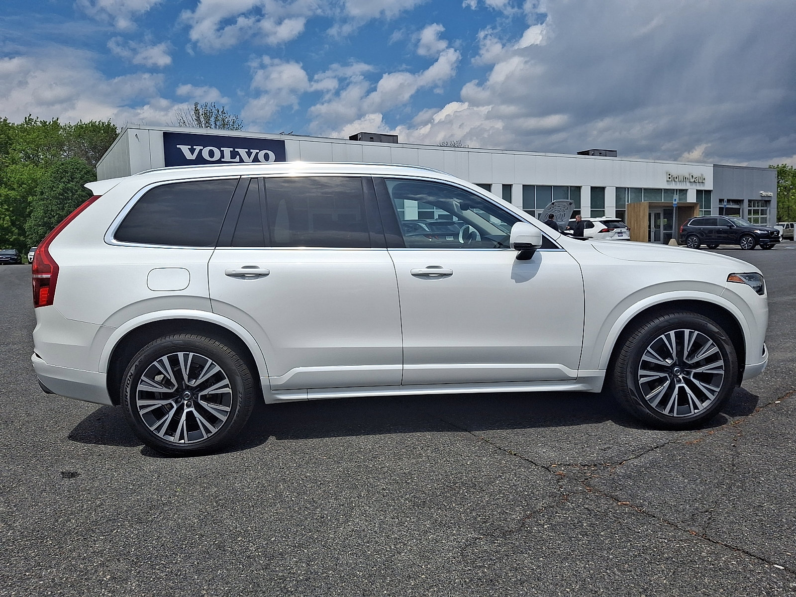 Used 2021 Volvo XC90 T5 Momentum w/ Climate Package AWD/4WD image 7