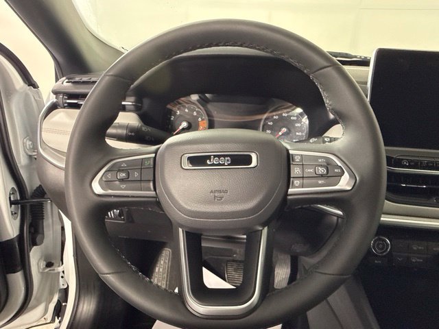 Used 2025 Jeep Compass Limited AWD/4WD image 18
