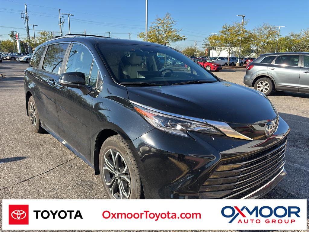 Used 2025 Toyota Sienna Platinum
