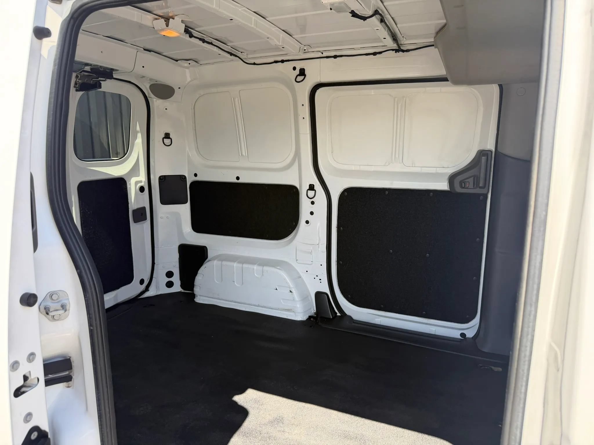 Used 2020 Nissan NV200 SV w/ Back Door Glass Package FWD image 22