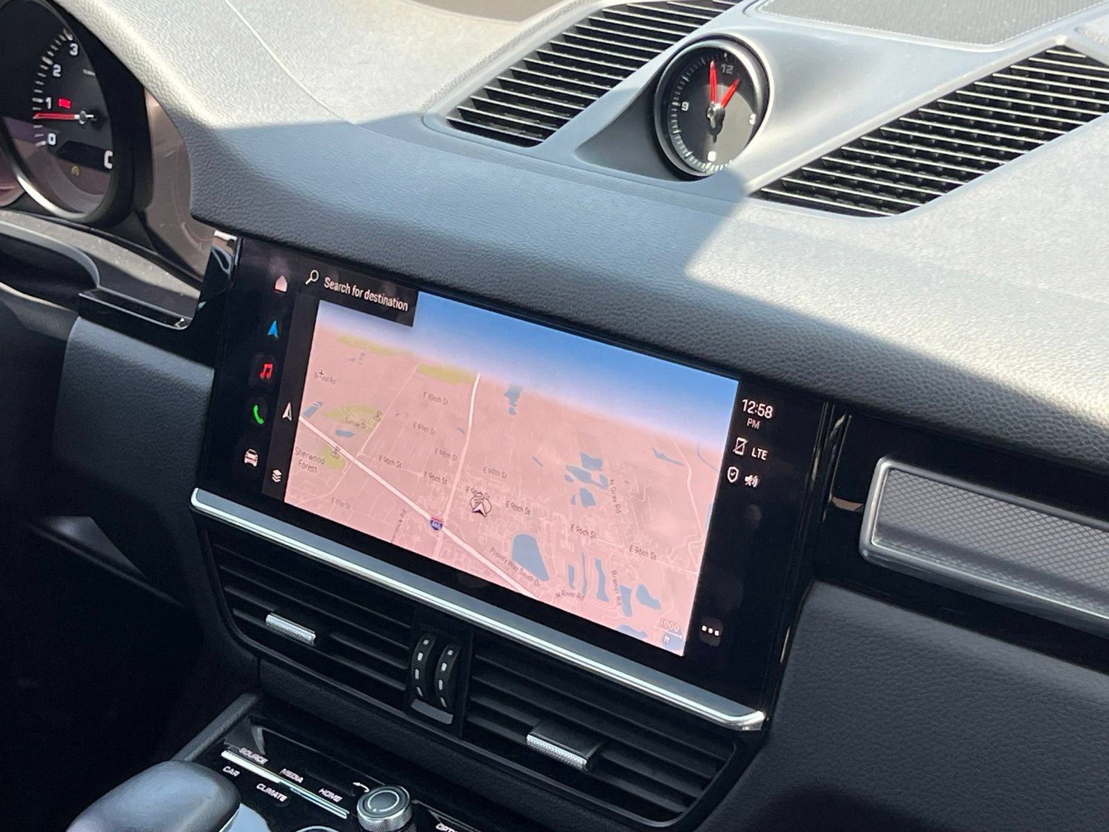 Certified 2022 Porsche Cayenne Platinum Edition AWD/4WD image 42
