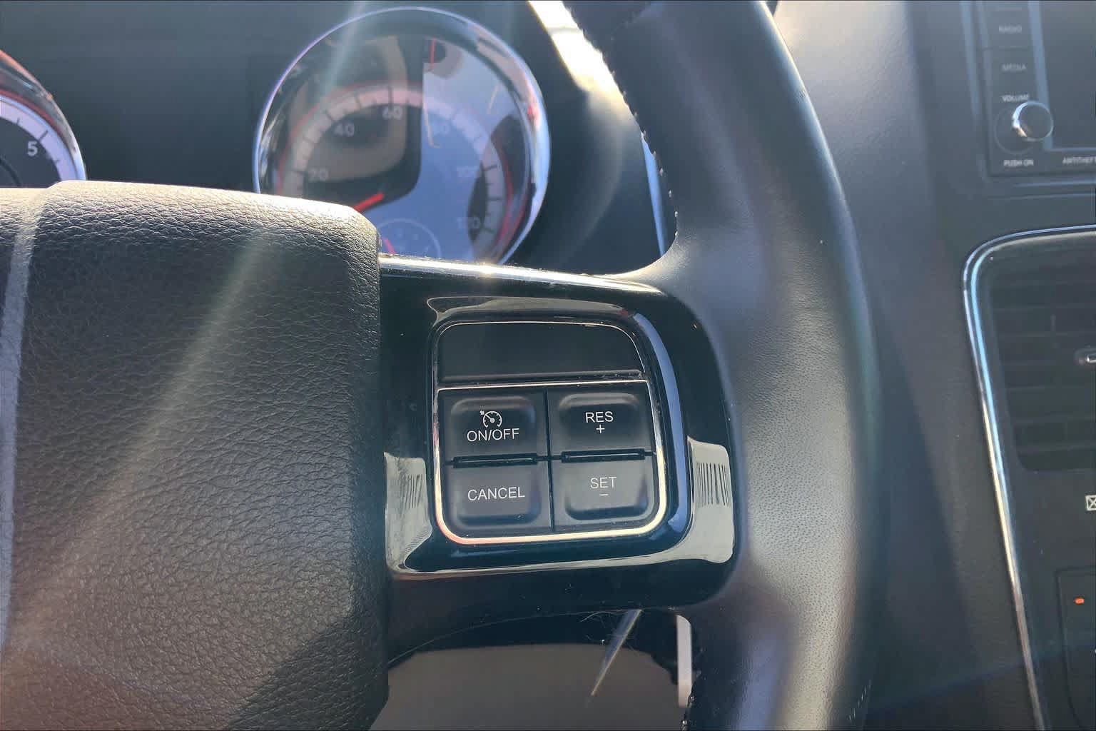 Used 2019 Dodge Grand Caravan SXT FWD image 25