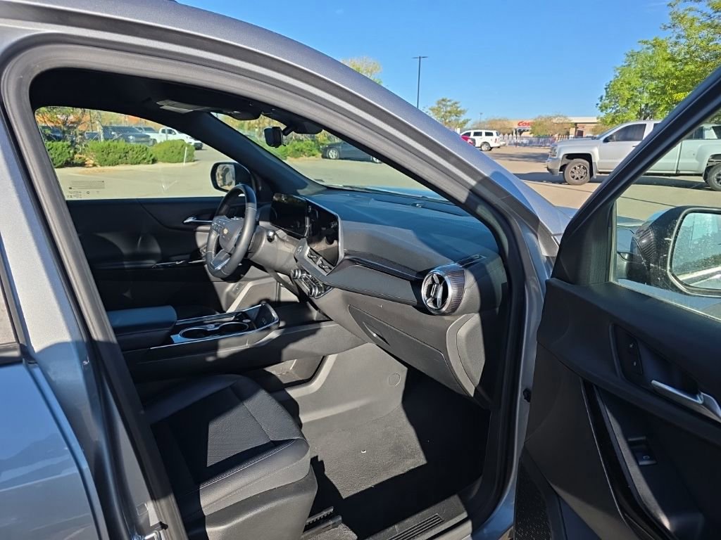 Certified 2025 Chevrolet Equinox LT w/ Convenience Package II image 10