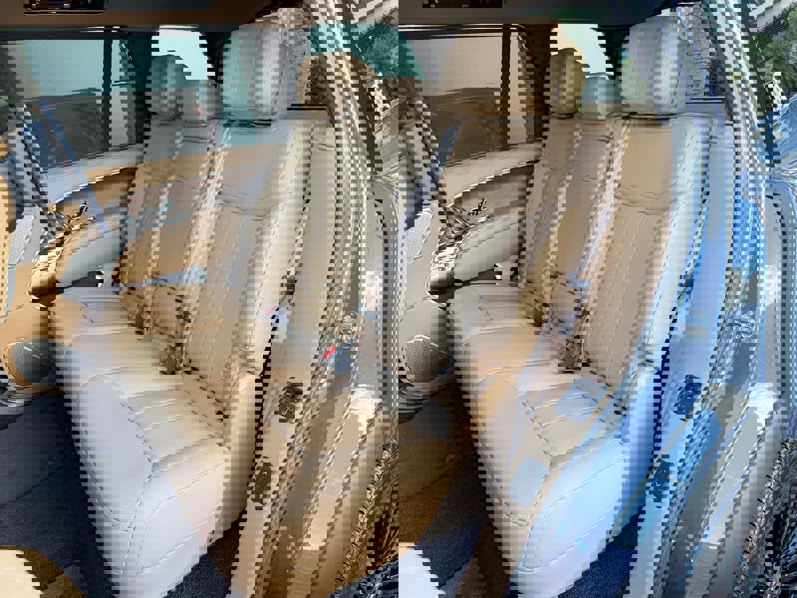 Used 2024 Land Rover Range Rover Long Wheelbase Autobiography image 52