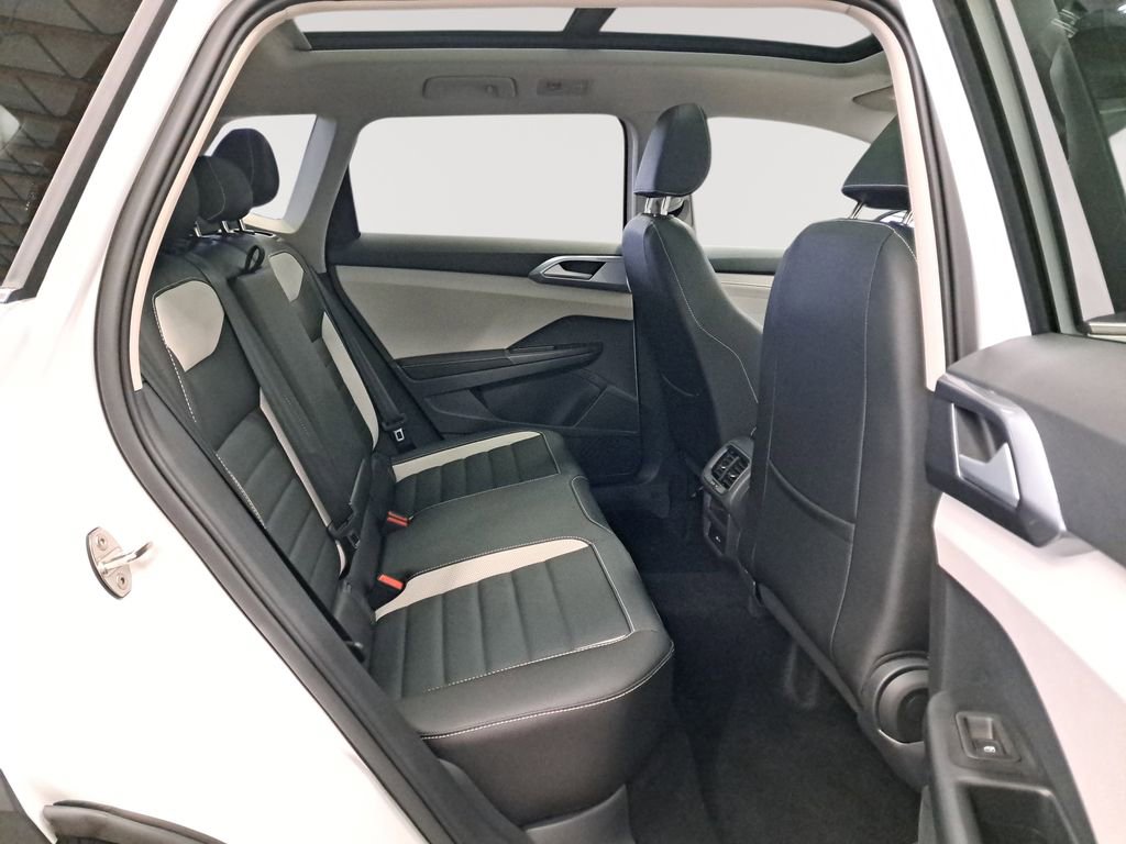 New 2025 Volkswagen Taos SEL image 16