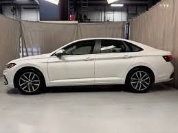 Used 2025 Volkswagen Jetta Sport FWD image 3