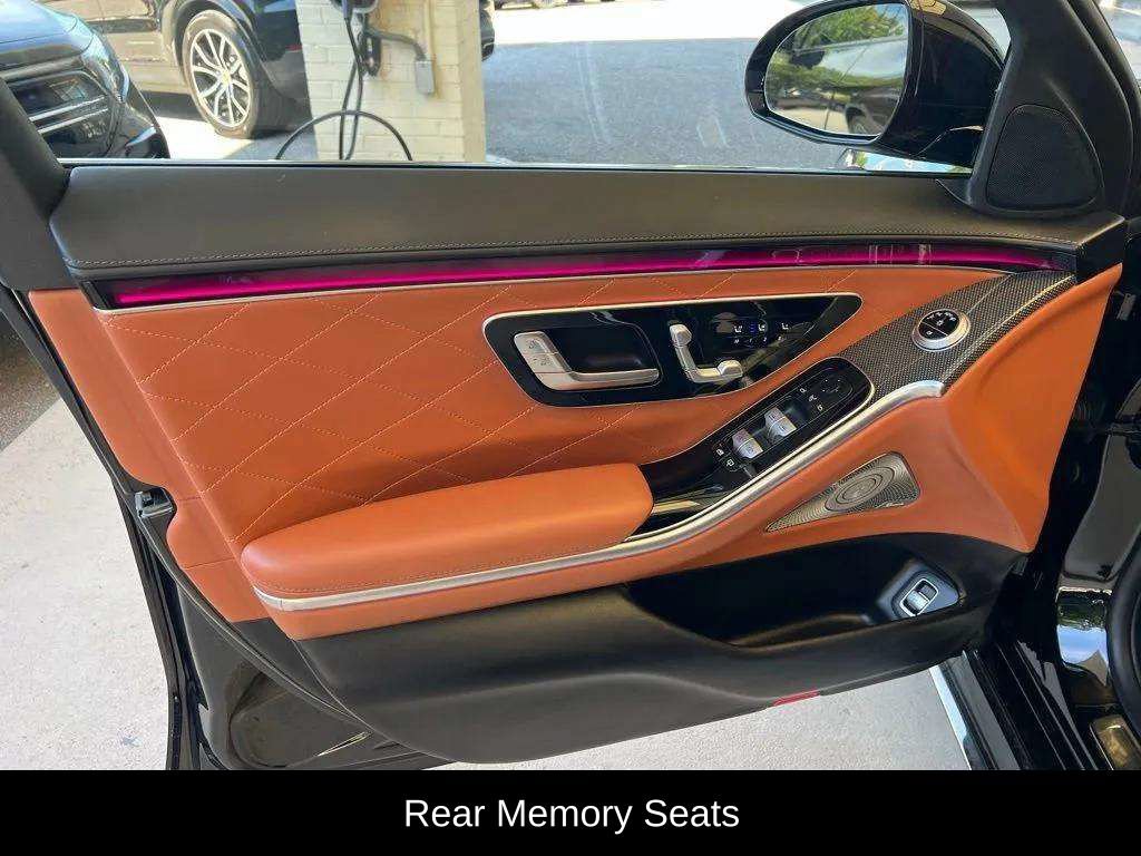 Used 2023 Mercedes-Benz S 580e 4MATIC Sedan image 11