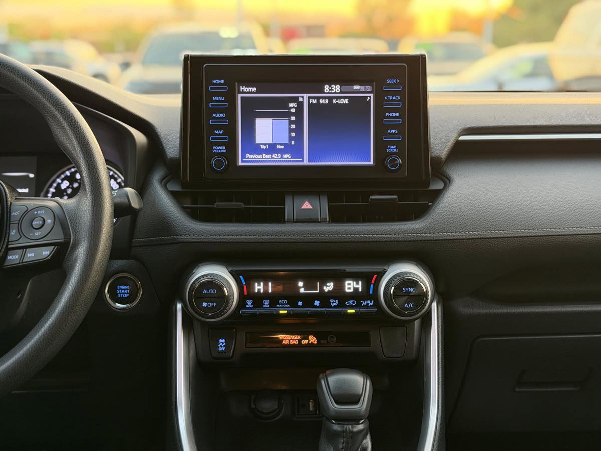 Used 2019 Toyota RAV4 XLE w/ All Weather Liner Package AWD/4WD image 20