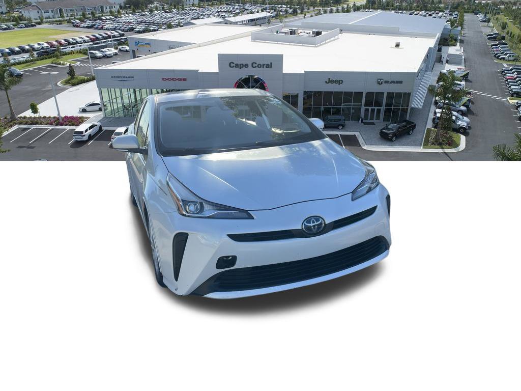 Used 2021 Toyota Prius L Eco FWD image 3