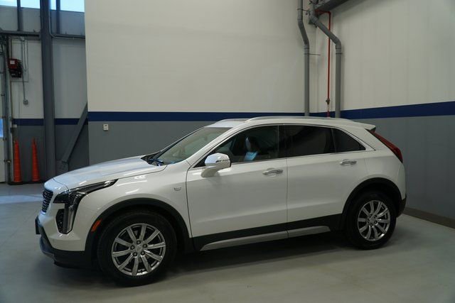 Used 2022 Cadillac XT4 Premium Luxury w/ Enhanced Visibility Package image 2