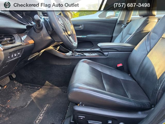 Used 2013 Toyota Avalon Limited w/ Technology Pkg image 9