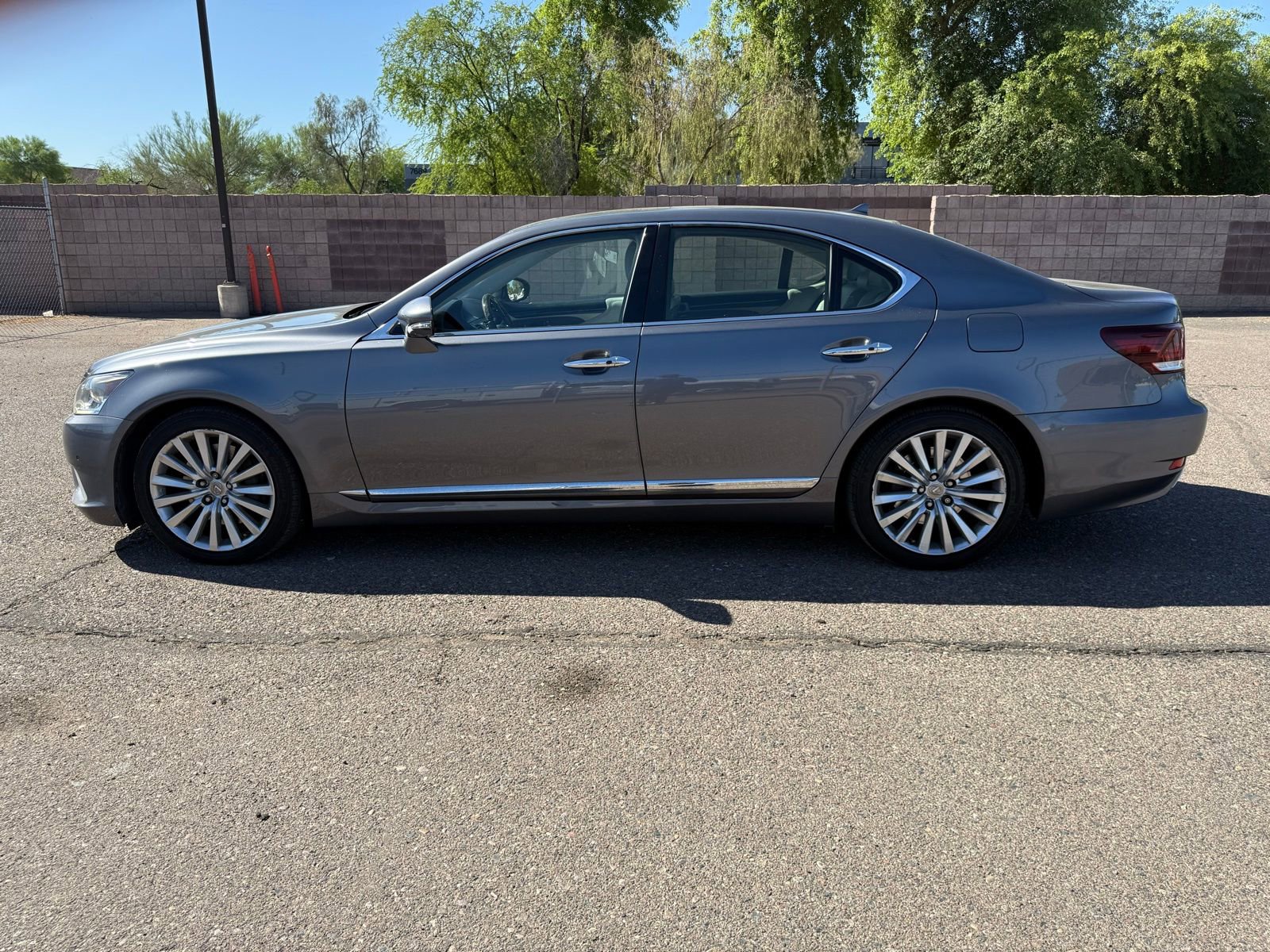 Used 2013 Lexus LS 460 AWD w/ Comfort Pkg image 8