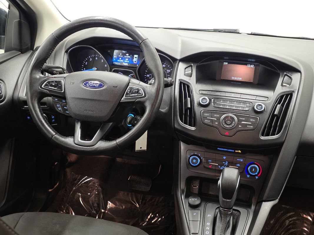 Used 2018 Ford Focus SE w/ Cold Weather Package FWD image 5