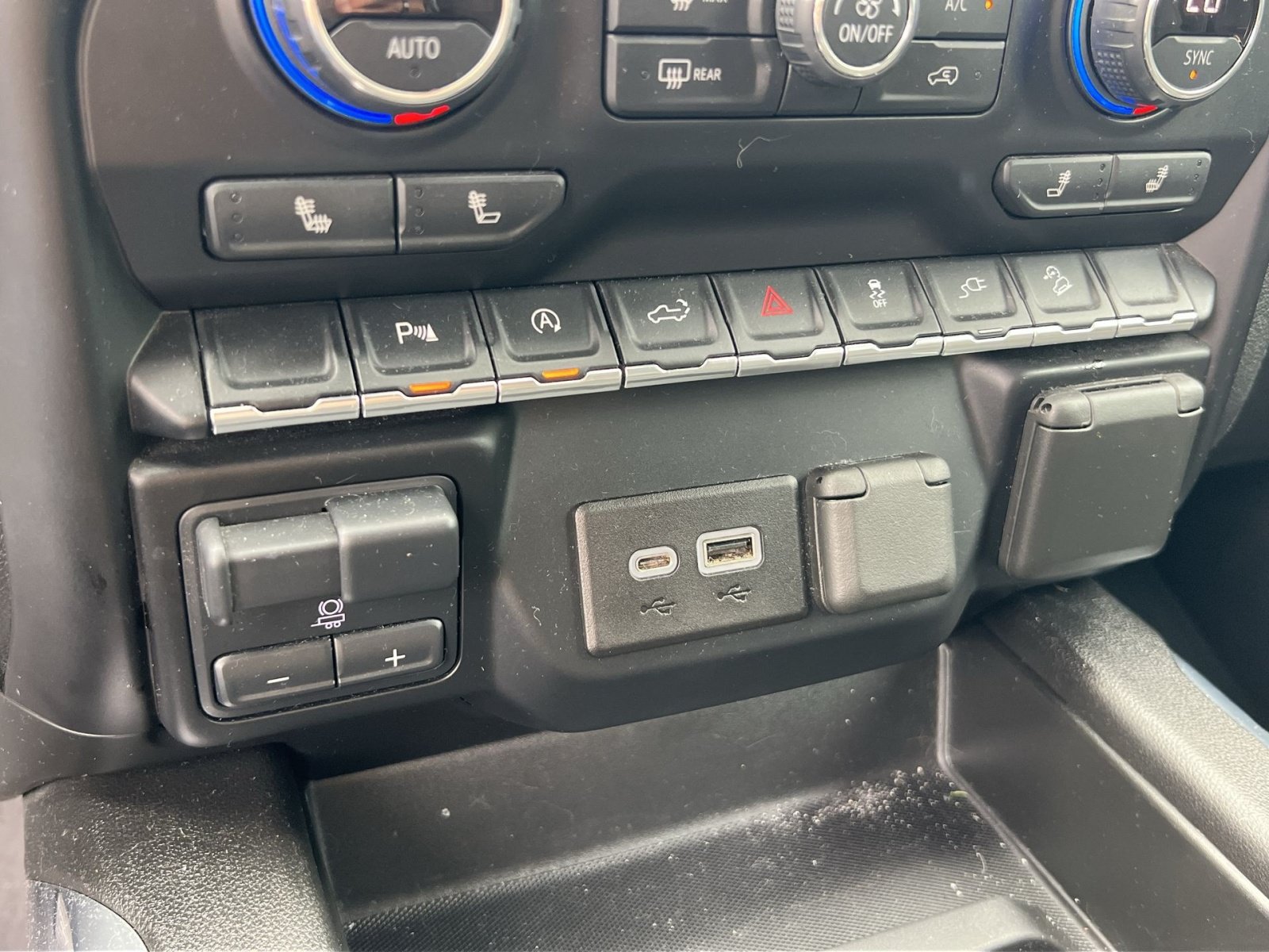 Used 2021 Chevrolet Silverado 1500 LT Trail Boss w/ Convenience Package II AWD/4WD image 27