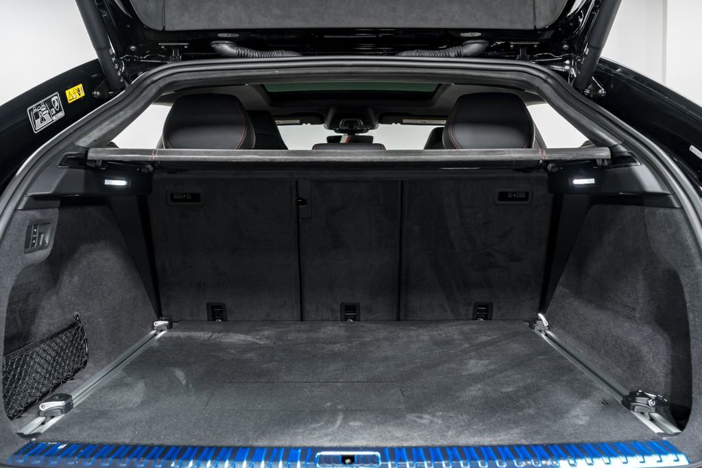 Used 2025 Lamborghini Urus SE image 63