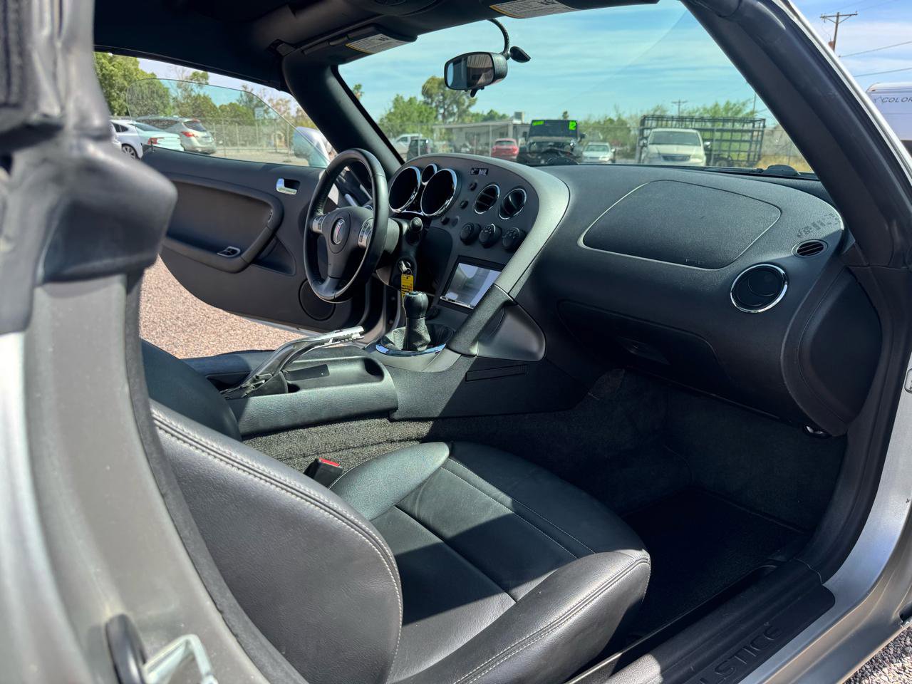 Used 2006 Pontiac Solstice Convertible w/ Premium Package RWD image 40