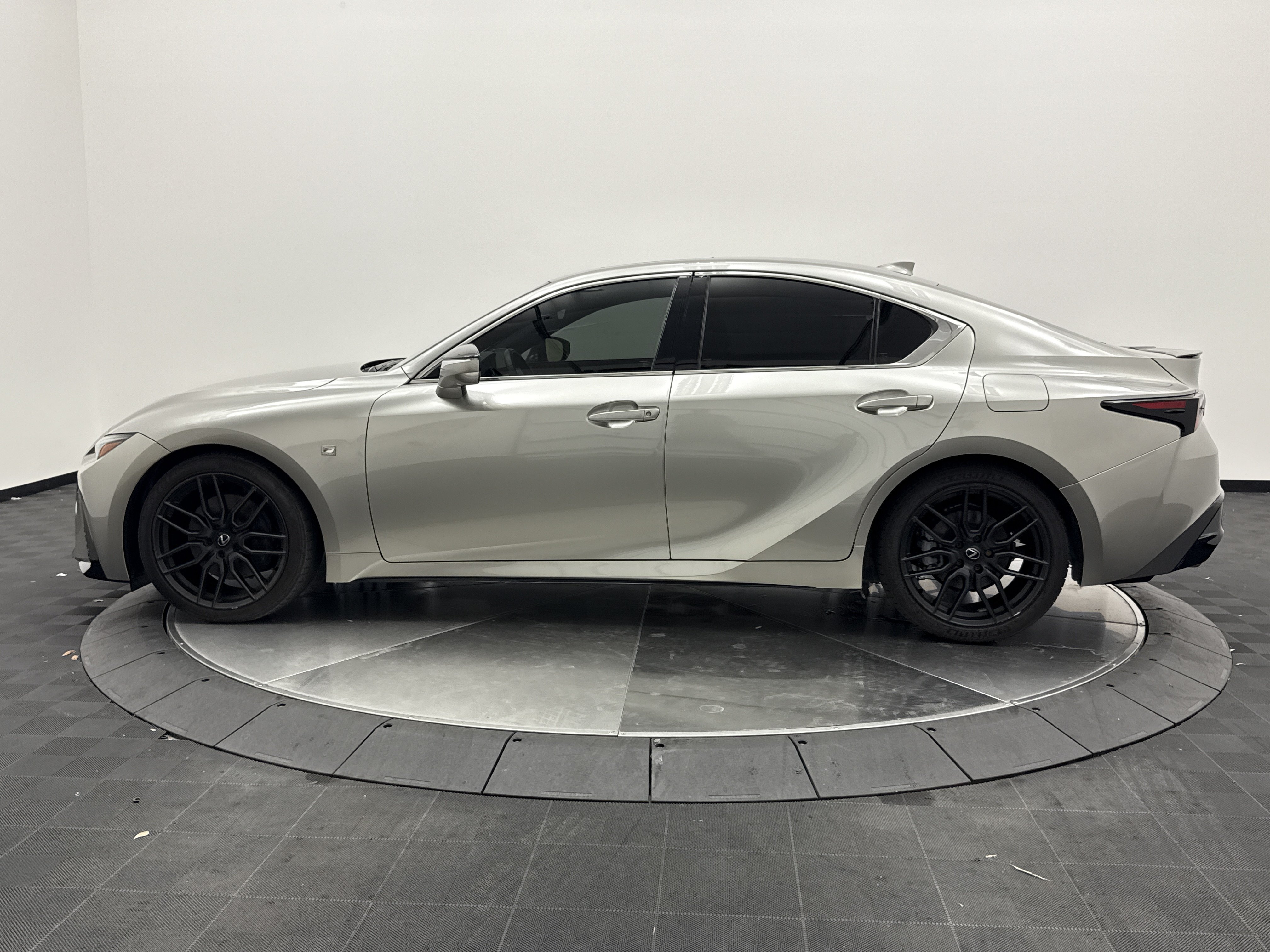 Used 2023 Lexus IS 350 F Sport RWD image 4