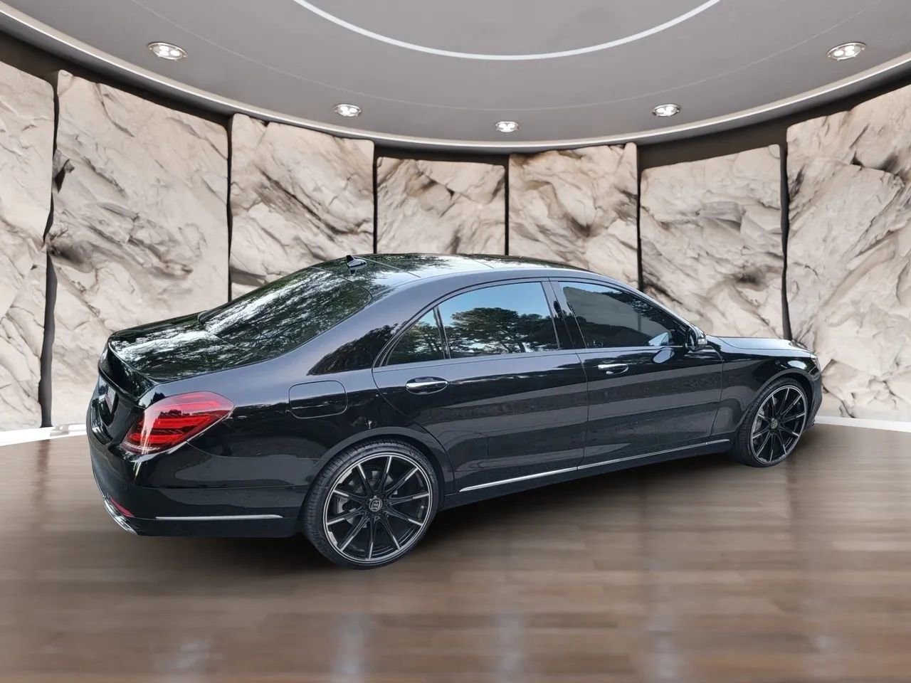 Used 2020 Mercedes-Benz S 560 Sedan image 15