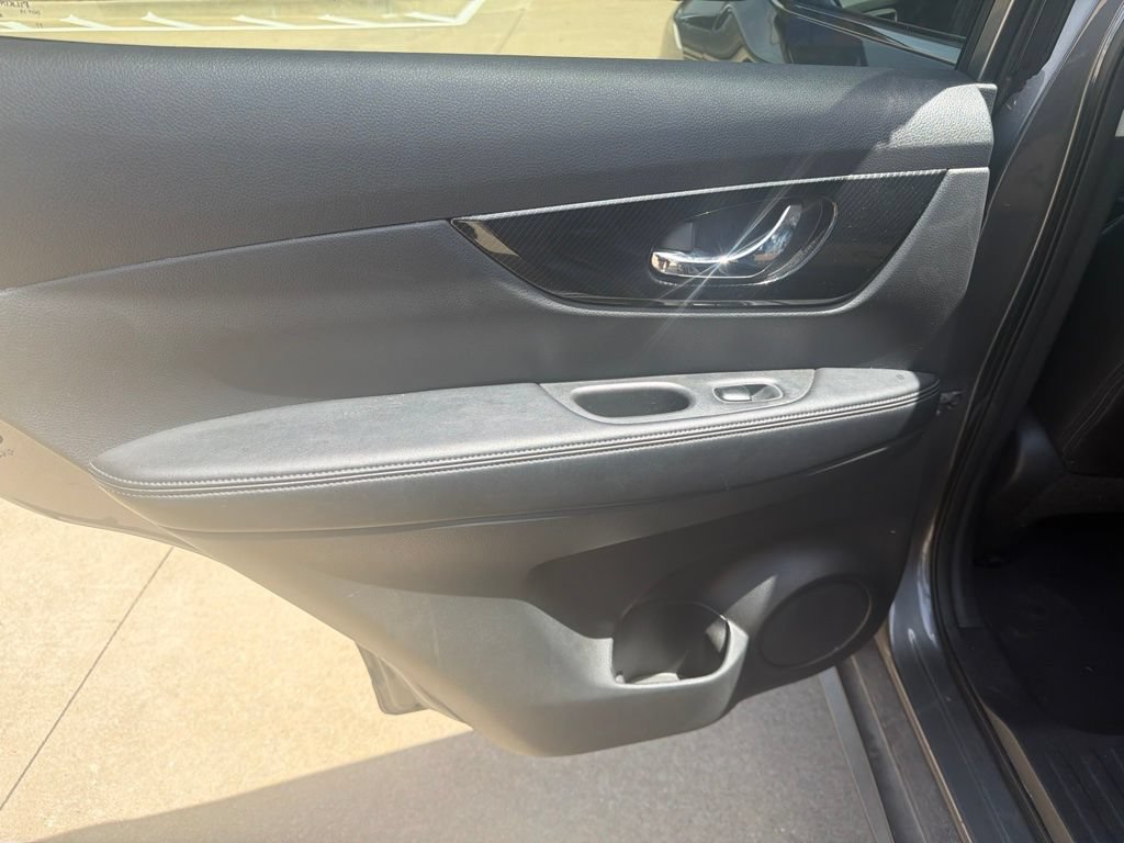 Used 2018 Nissan Rogue SL AWD/4WD image 13