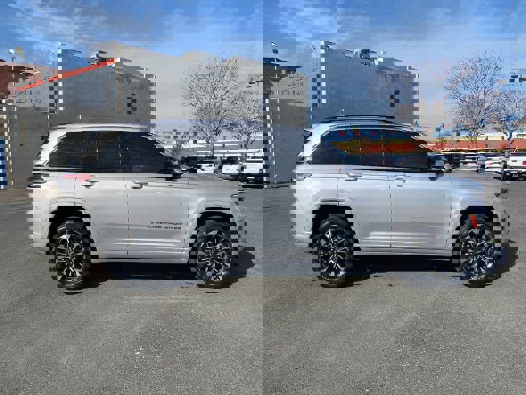 Used 2022 Jeep Grand Cherokee Overland image 8