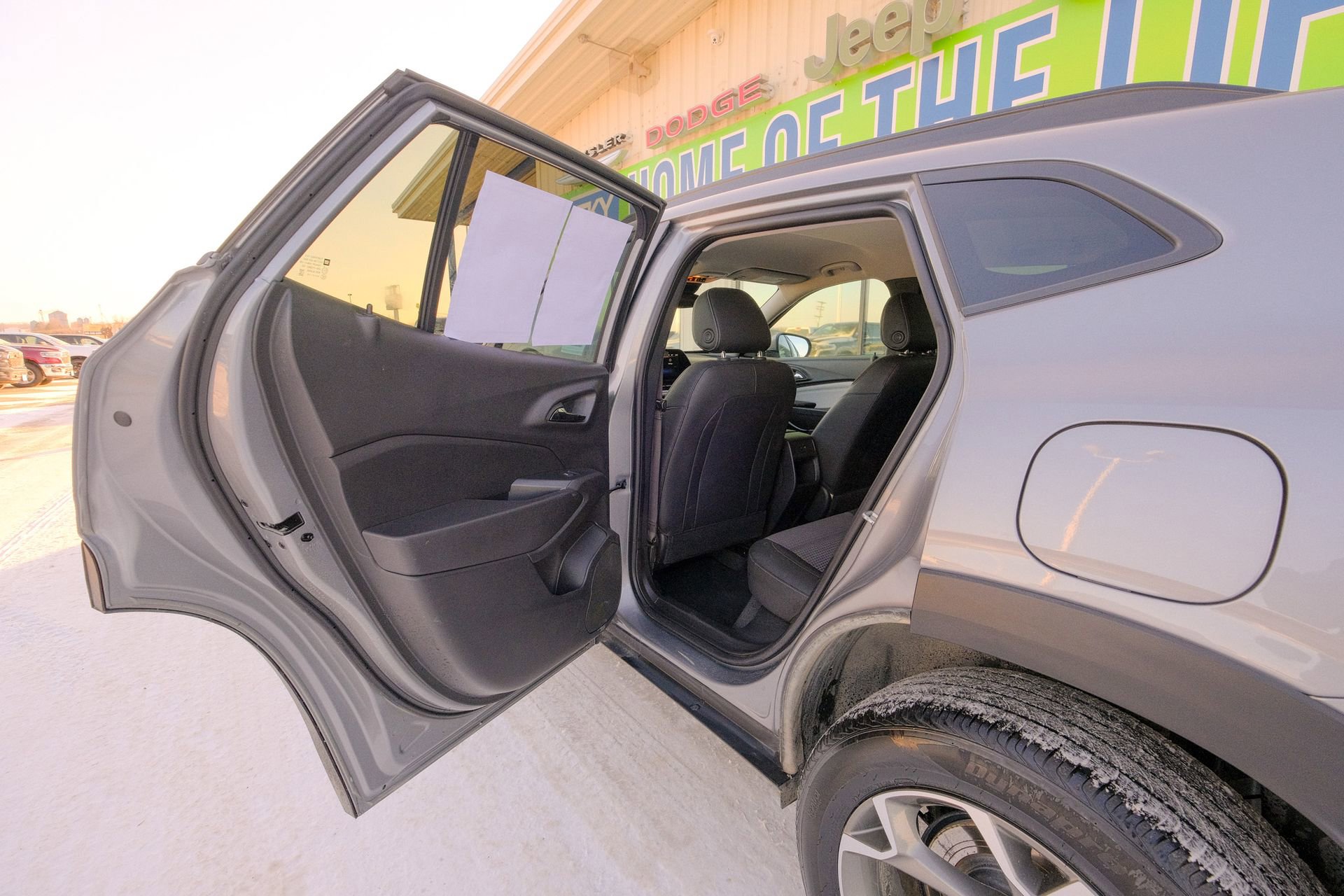 Used 2025 Chevrolet Trax LT image 26